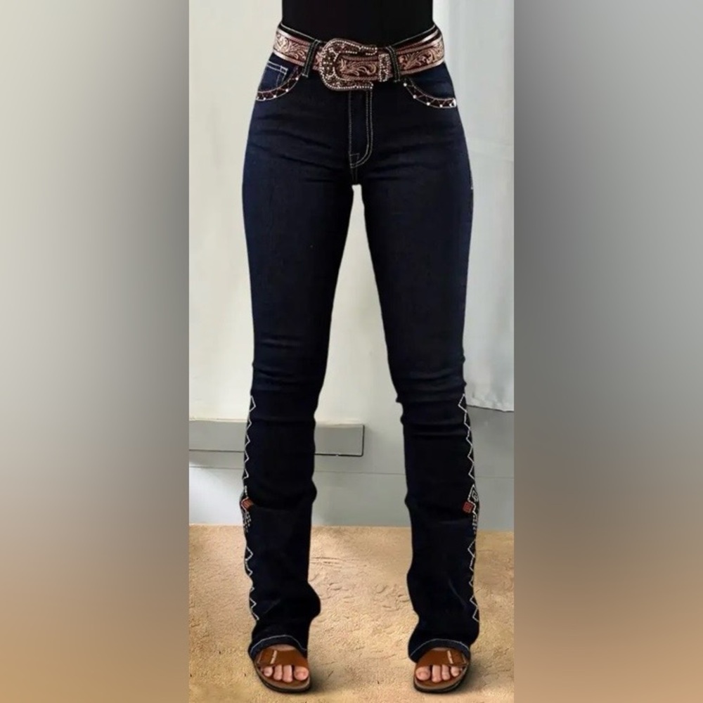 Flamingals Embroidered Rhinestone Decor Mid Rise Bootcut Jeans Size Large NWT - Picture 2 of 14